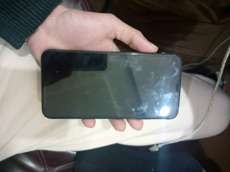 Iphone Xsmax Non PTA Factory unlocked with box

                                                            alt=