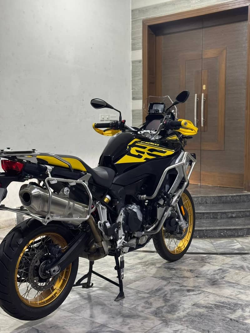 BMW F 850 GS Adventure – 40th Anniversary Edition (2021)

                                                            alt=