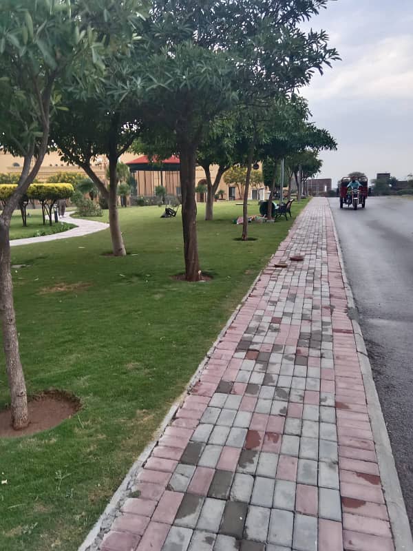 8 Marla 100ft Wide Road Plot For Sale In Taj Residencia ,One Of The Most Beautiful Locations In Islamabad, Discounted Initial Price 38.90 Lakh

                                                            alt=