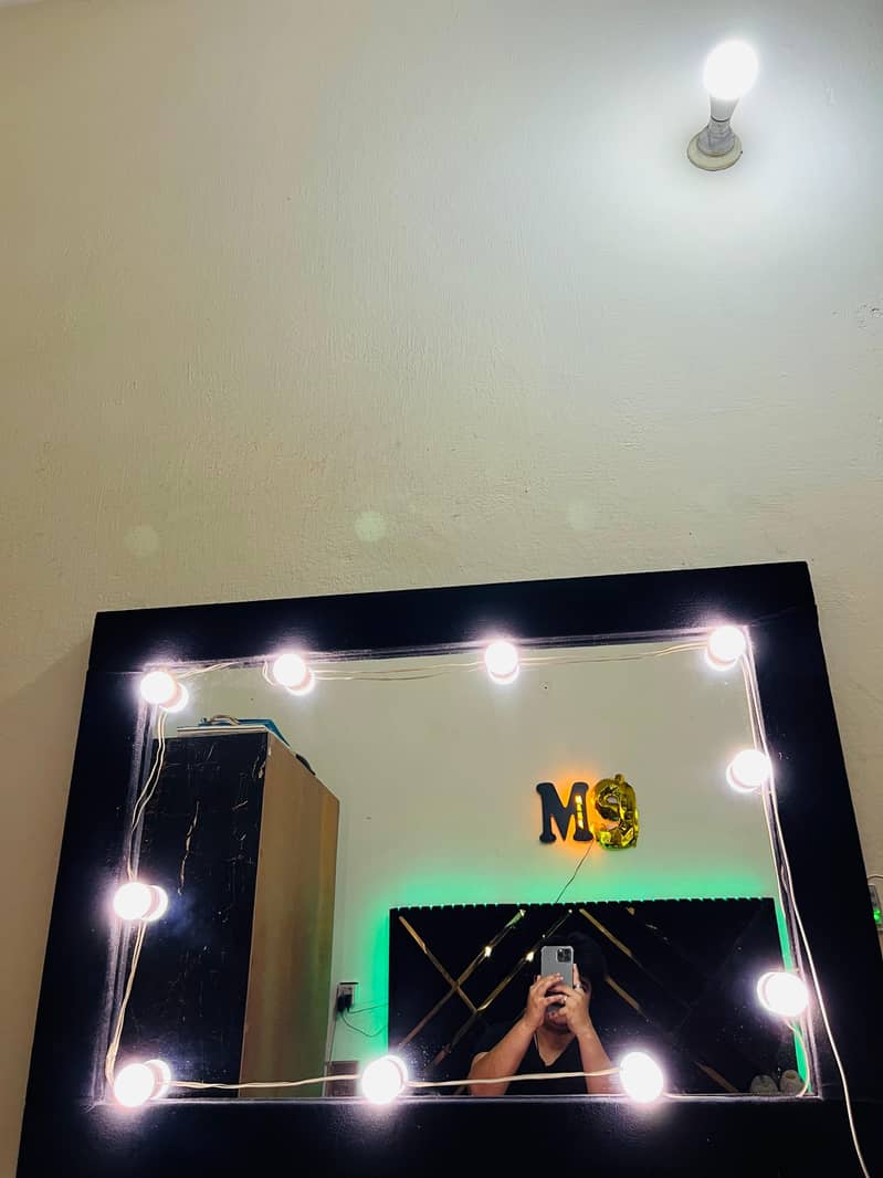 bed set

                                                            alt=