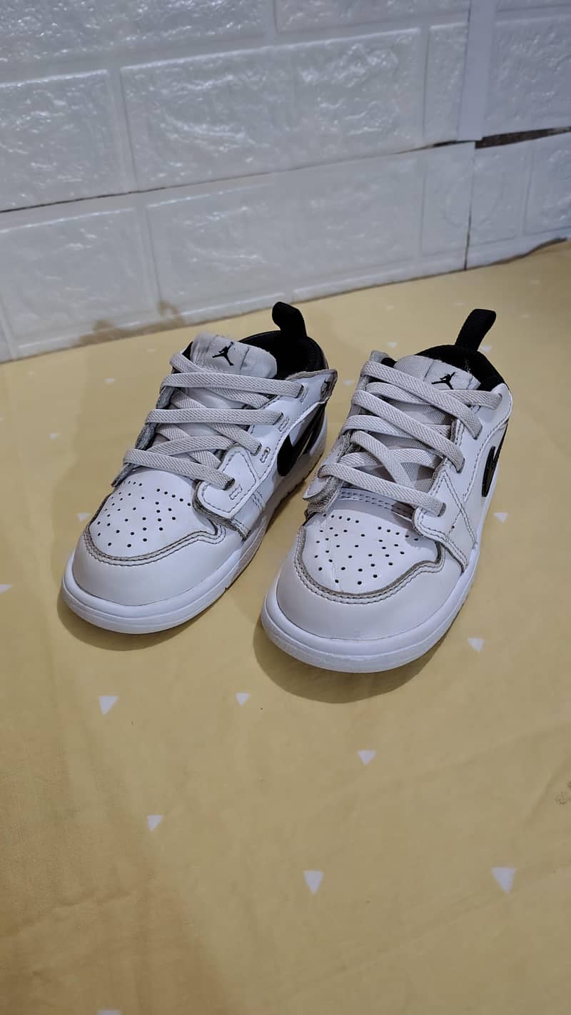 air jordan

                                                            alt=