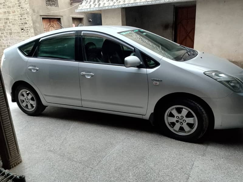 Toyota Prius G Touring Selection Leather Package 1.8 2011

                                                            alt=