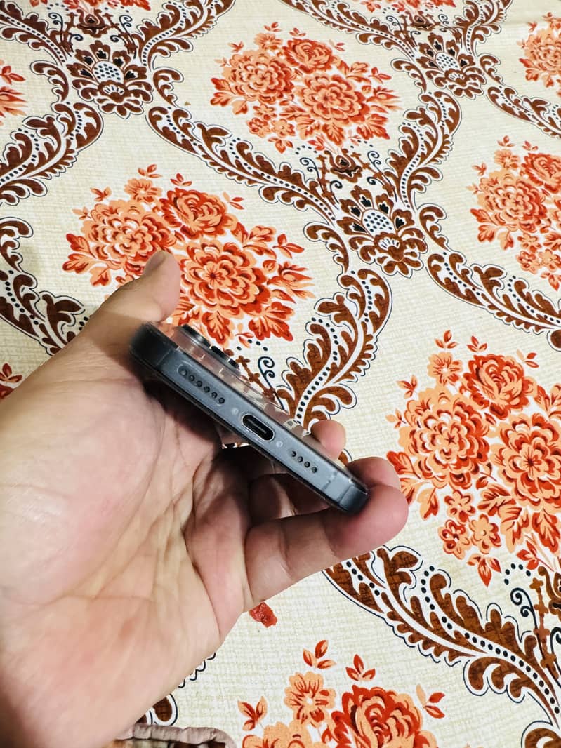 Iphone 15 pro max factory Unlocked 1 TB

                                                            alt=