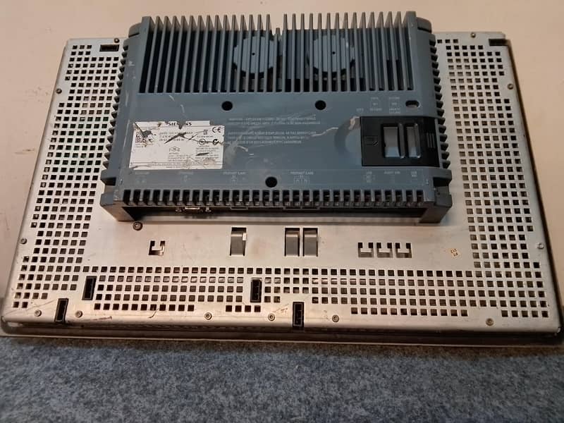 HMI KP1500 COMFORT SIEMENS SIMATIC/ MICROMASTER VFDS

                                                            alt=