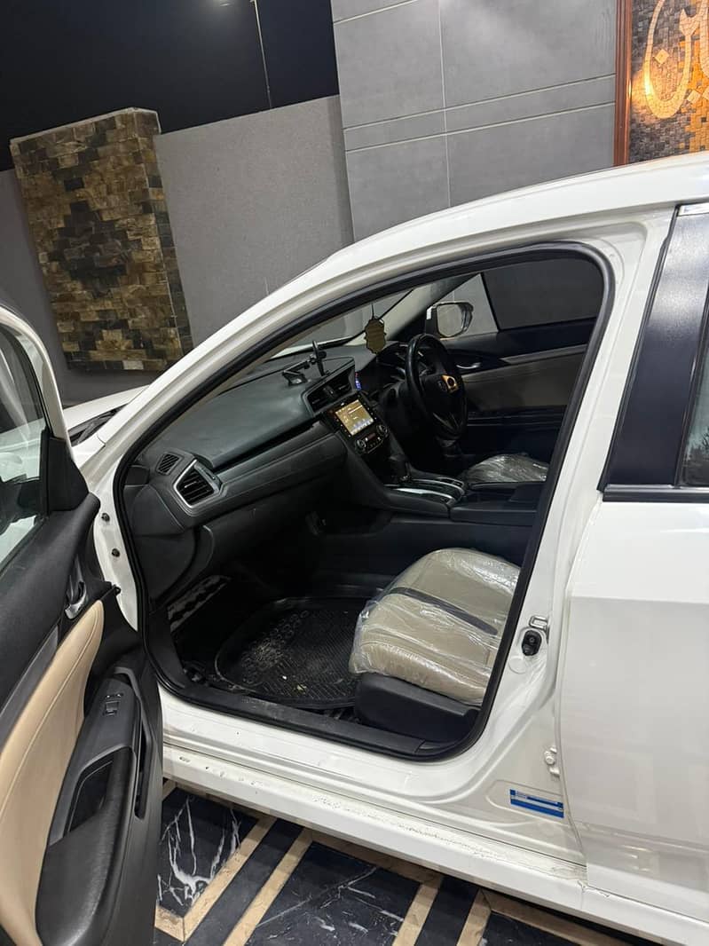 Honda civic full option

                                                            alt=