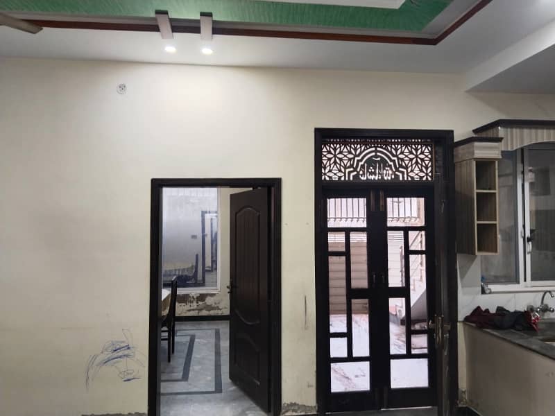 Ghouri town pH 4c2 Ground floor water Tanker electrity Available

                                                            alt=