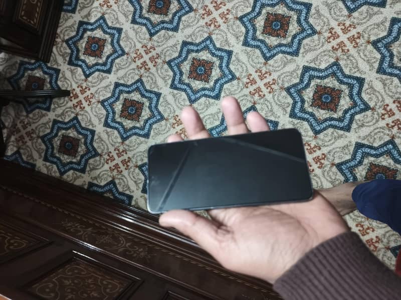 Samsung S21 (8/256)

                                                            alt=