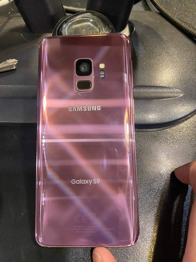 Samsung S9

                                                            alt=