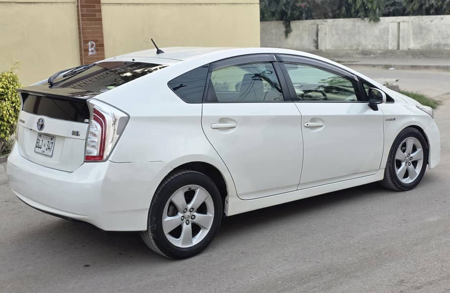 TOYOTA PERIUS S TOURING MODEL 2014 REG 2018 FULL ORIGNAL

                                                            alt=