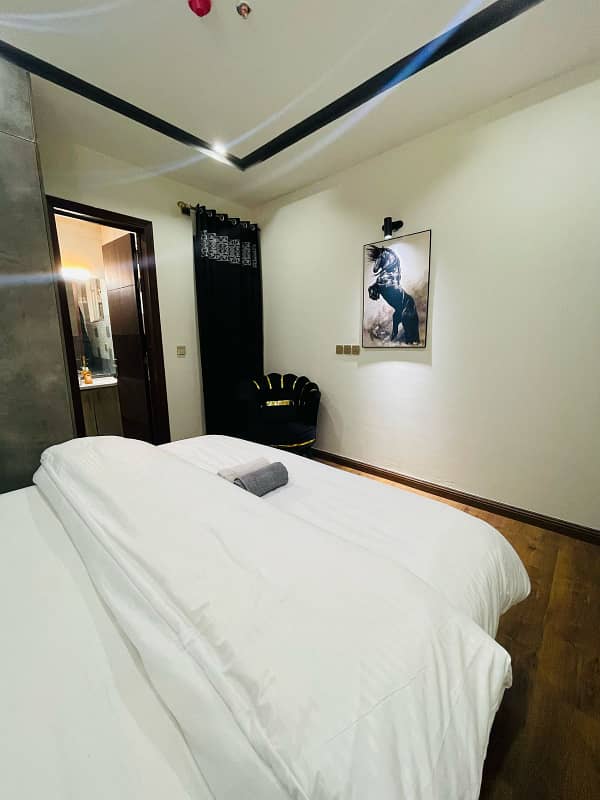 1 BHK furnished apartment available for daily basis weekly in gulbarga green

                                                            alt=