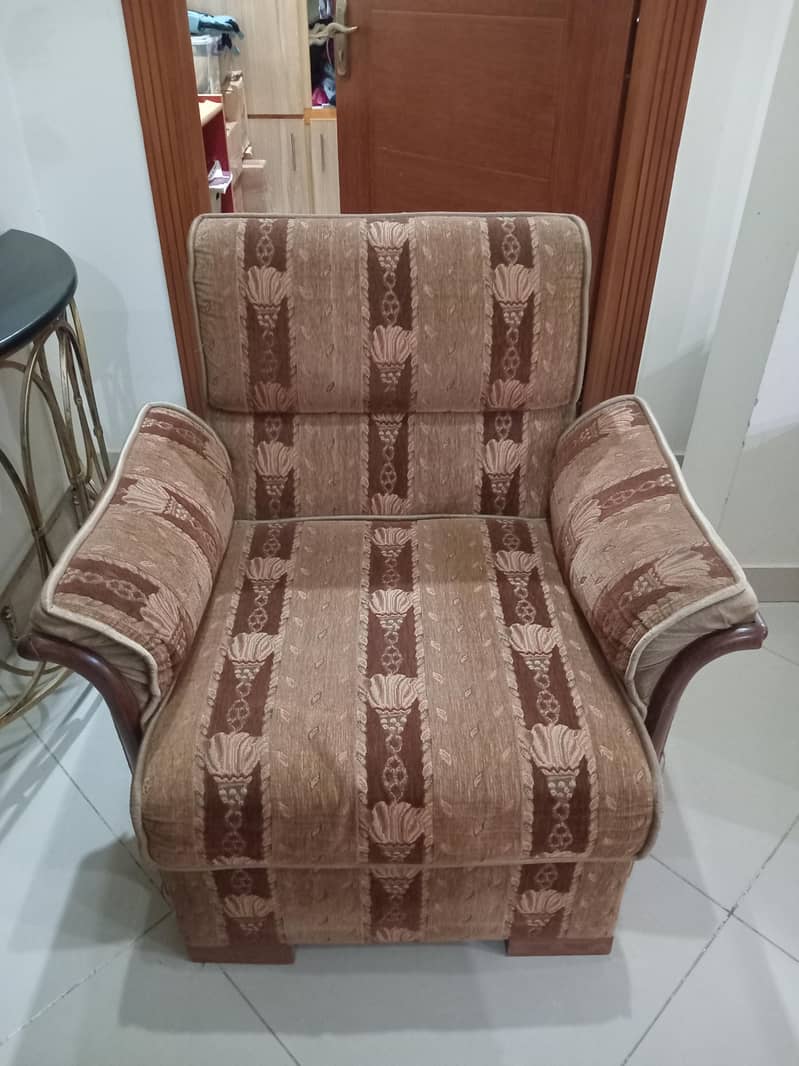 7 seater sofa set

                                                            alt=