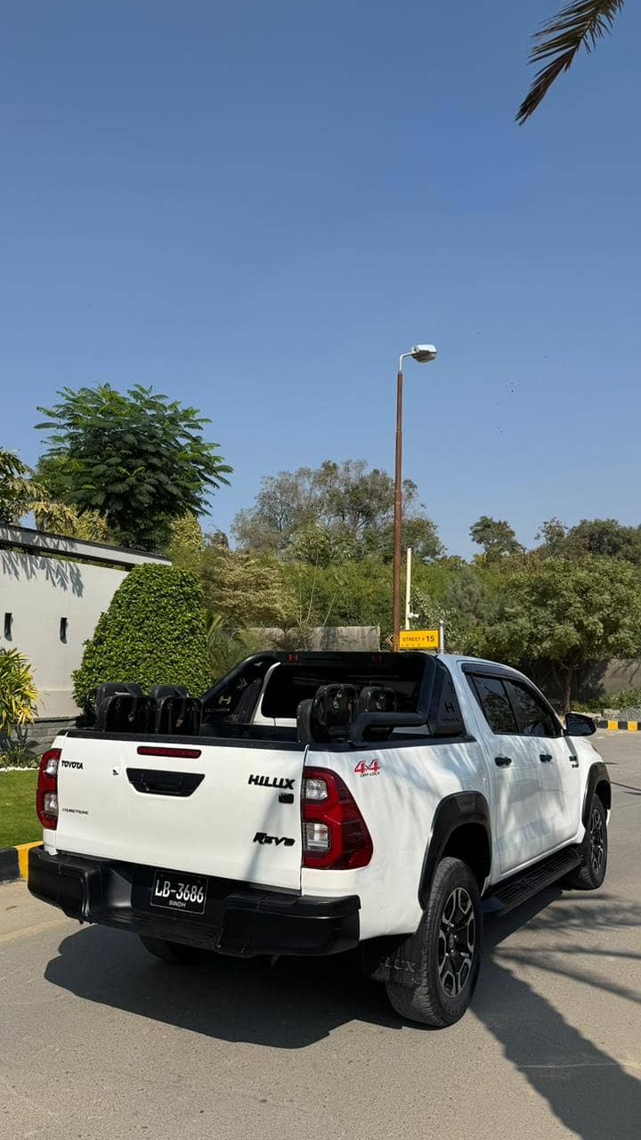 Toyota Hilux Revo V Automatic 2.8 2021

                                                            alt=