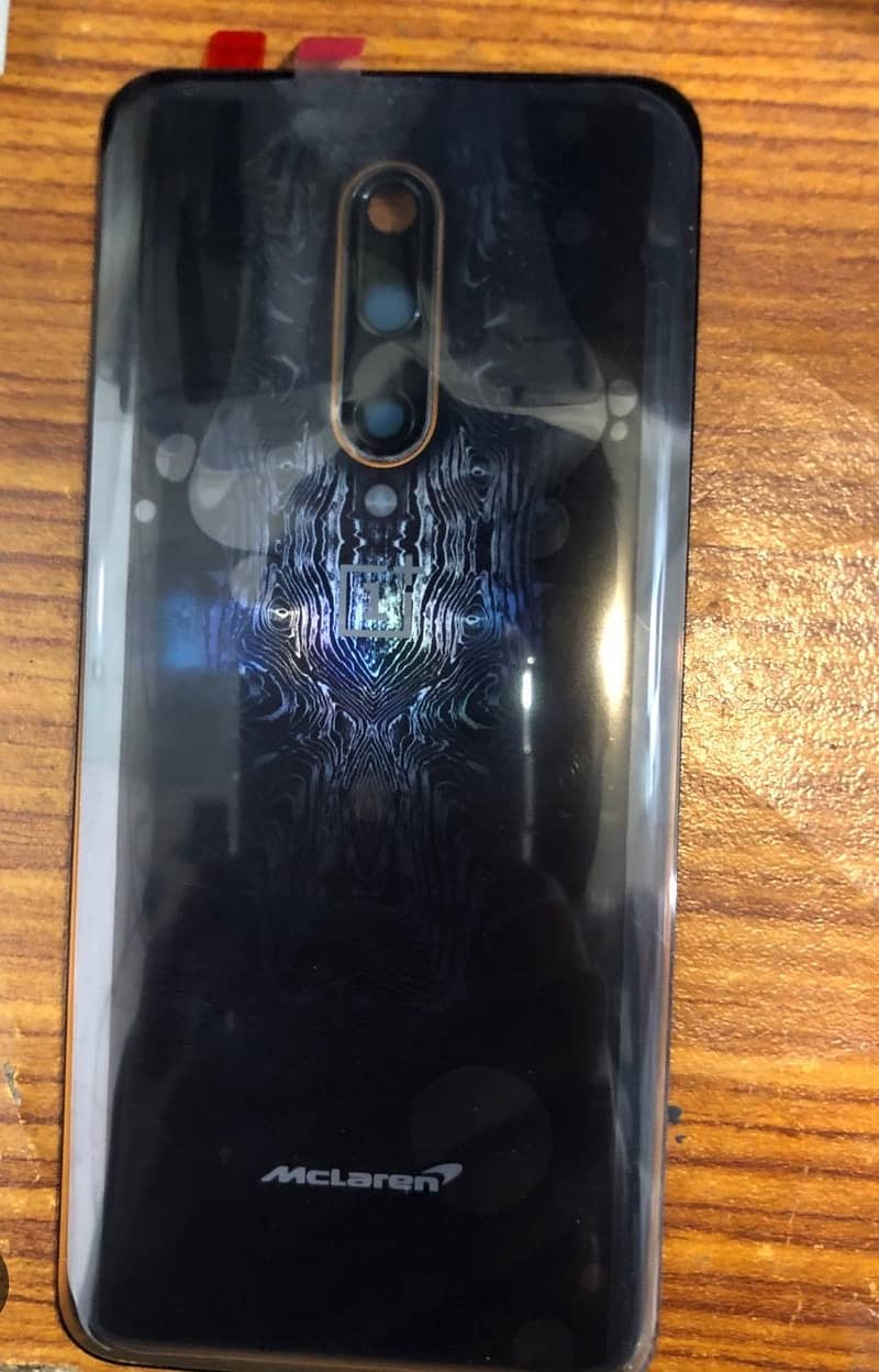 one plus 7 pro maclacren 8+3 /258  cameras or figure off