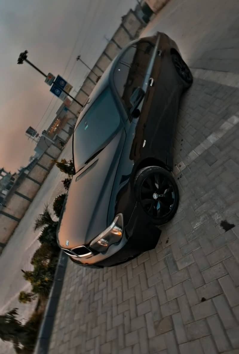 BMW 7 Series 2004

                                                            alt=