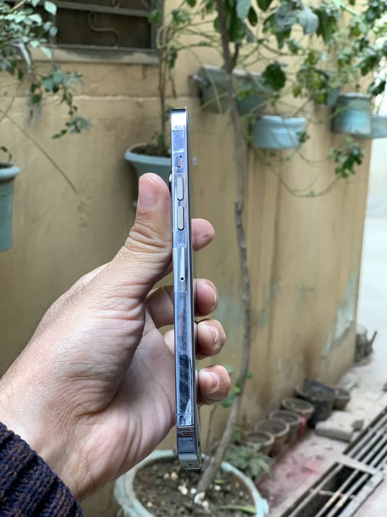 iPhone 13 Pro Max 1TB PTA Approved 3324594545

                                                            alt=