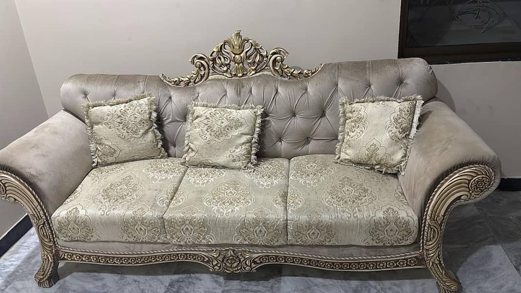 5 seater sofa set

                                                            alt=