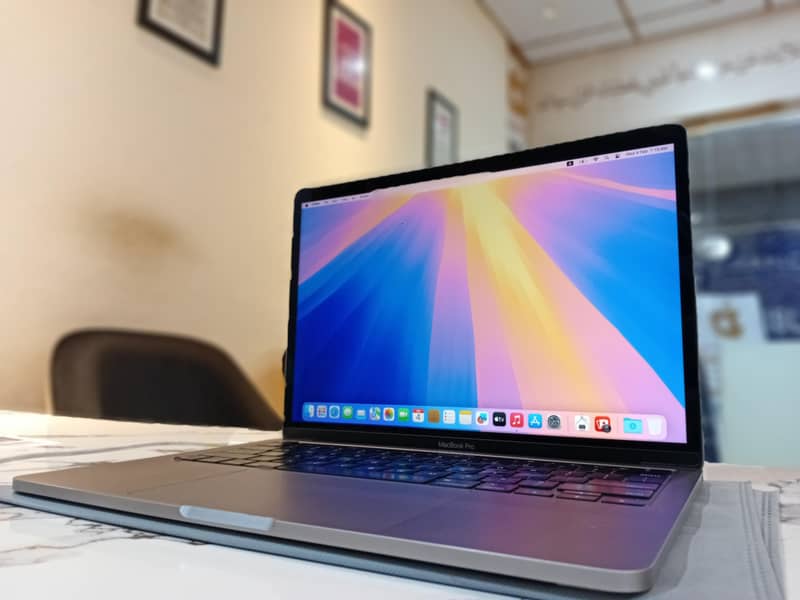 Macbook Pro M2 13.6 inches 16GB RAM 1TB SSD

                                                            alt=