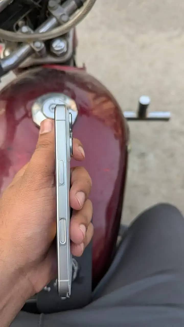 Apple iPhone 16 Pro read add

                                                            alt=