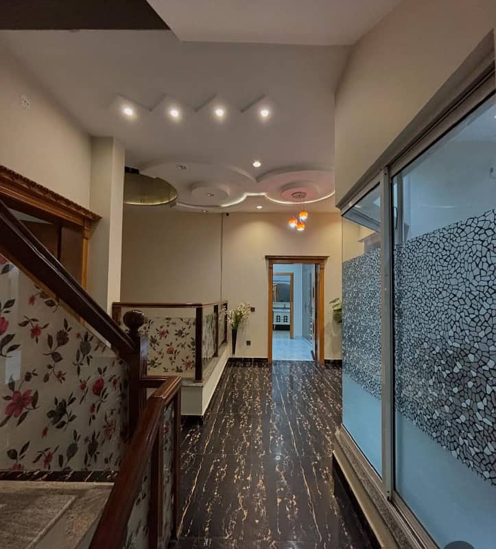 1 Kanal Fully Furnished 6 Bed House (Daily, Weekly, Monthly) Basis For Rent Send Message On My WhatsApp & I Will Send Video

                                                            alt=