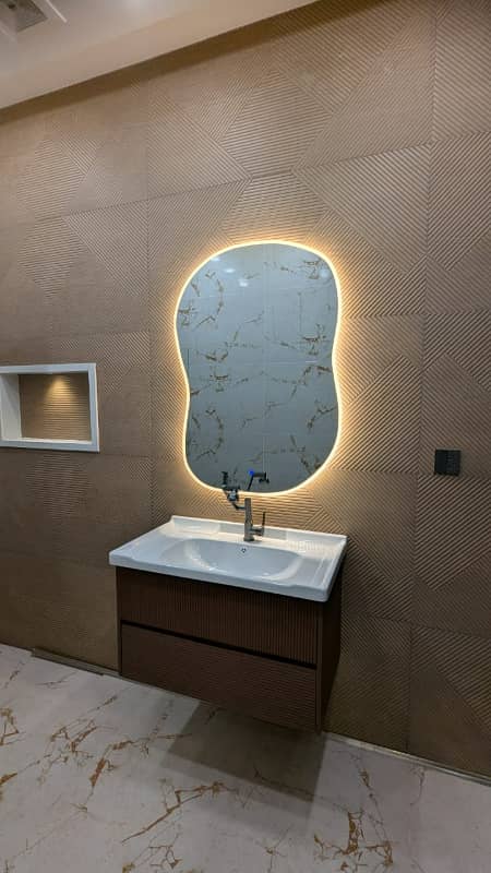 13.75 Marla Luxury House for Sale in Bahria Town Sector C Jasmine Block

                                                            alt=