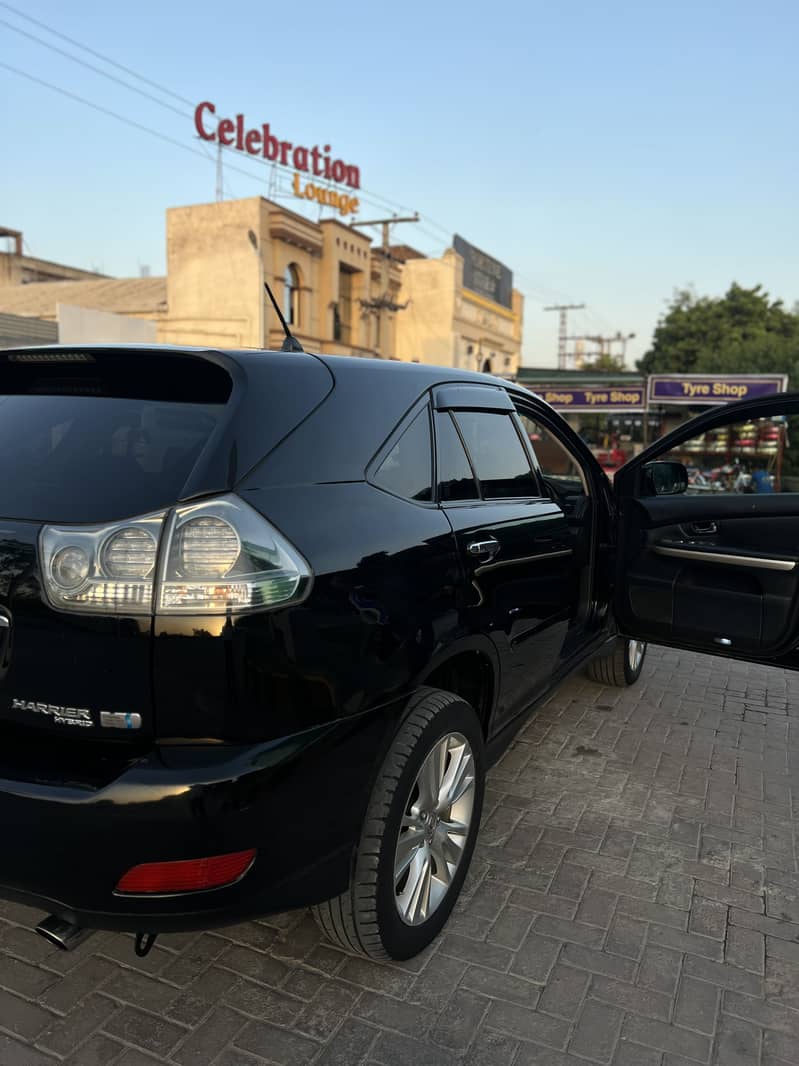 Toyota Harrier 3300CC Hybrid 2009/15 Exchange Possible

                                                            alt=