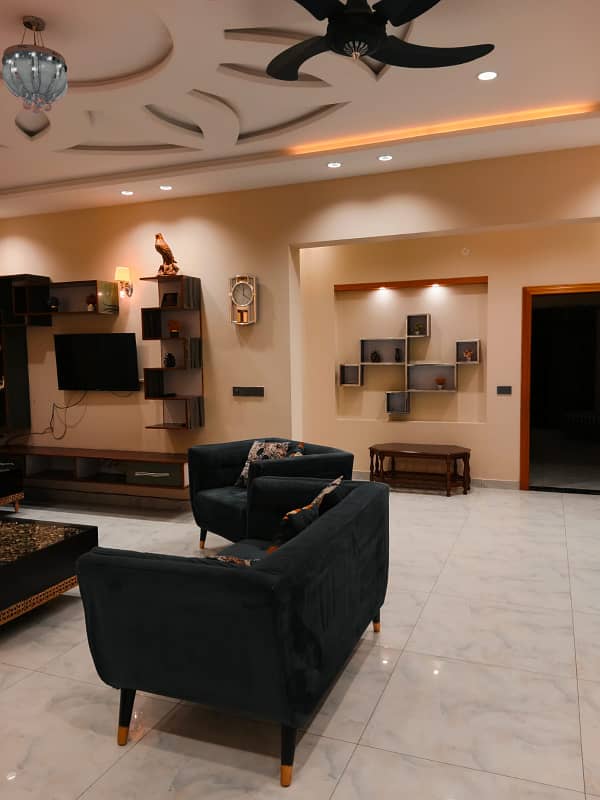 1 Kanal Fully Furnished 6 Bed House (Daily, Weekly, Monthly) Basis For Rent Send Message On My WhatsApp & I Will Send Video

                                                            alt=