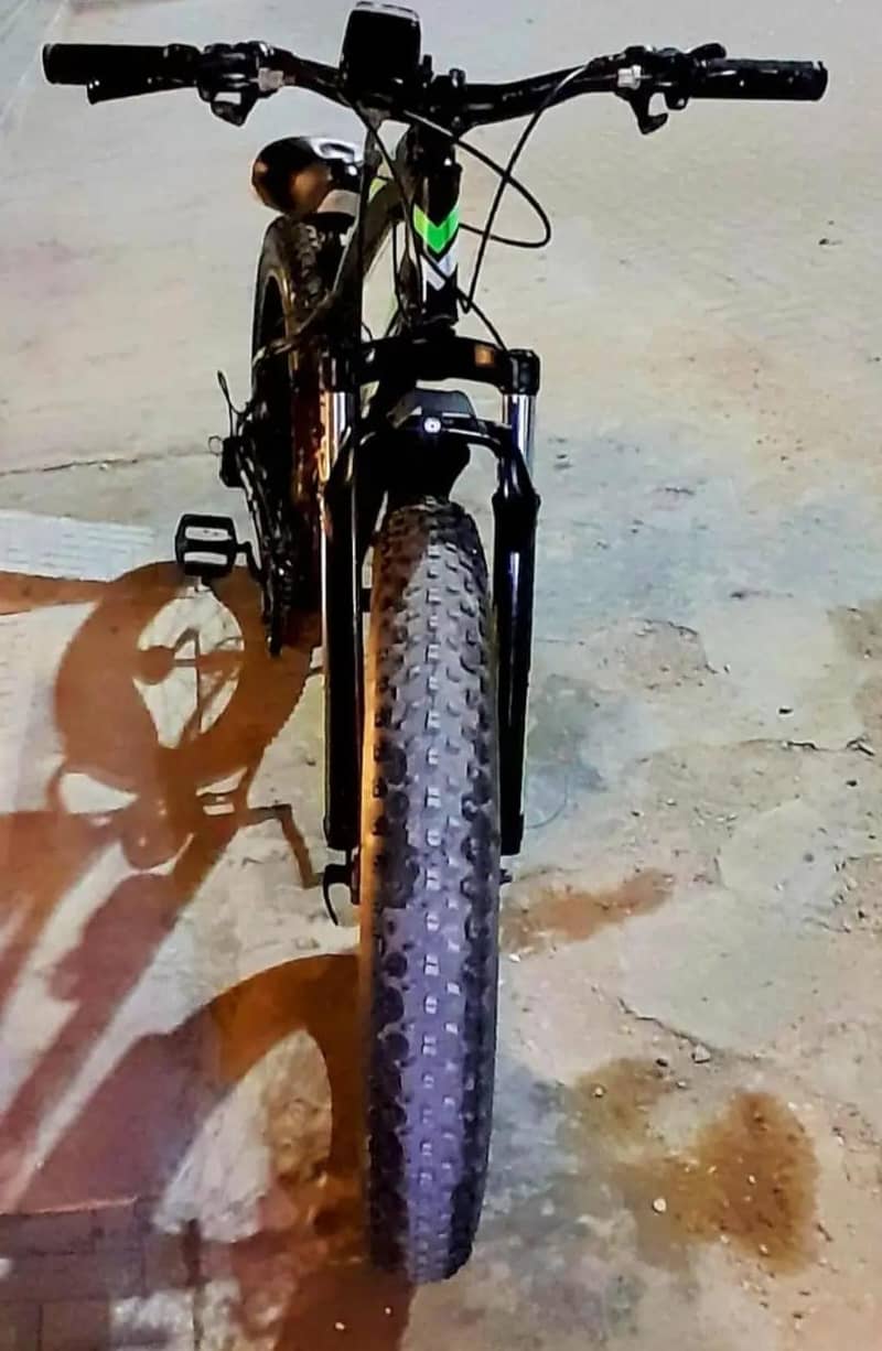 Fat Tyre Cycle

                                                            alt=