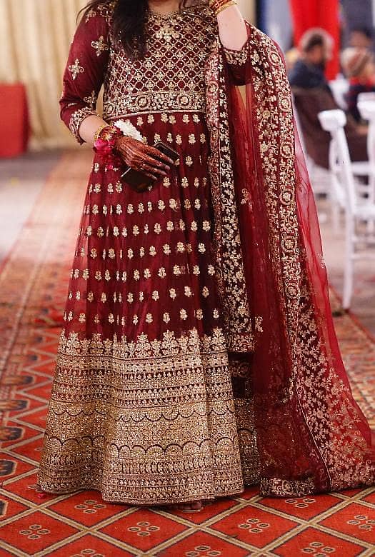 party dress/wedding dress/Formal dresses/Bridal dresses

                                                            alt=