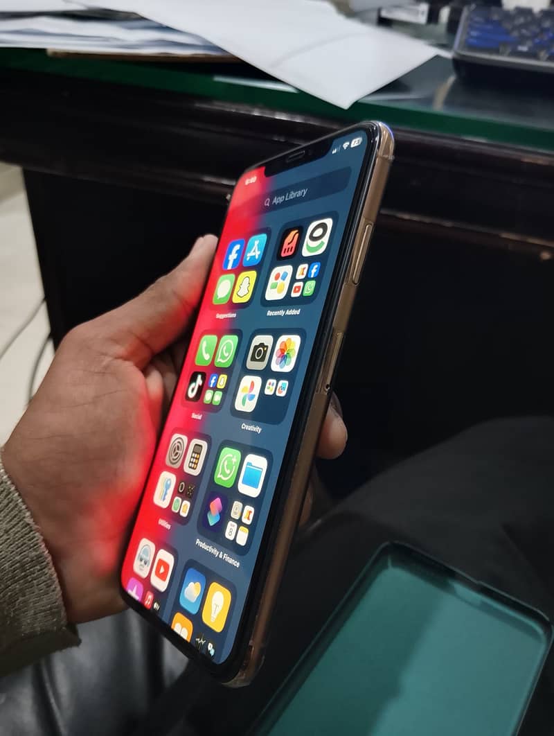 I phone xs max pta approved 64gb

                                                            alt=