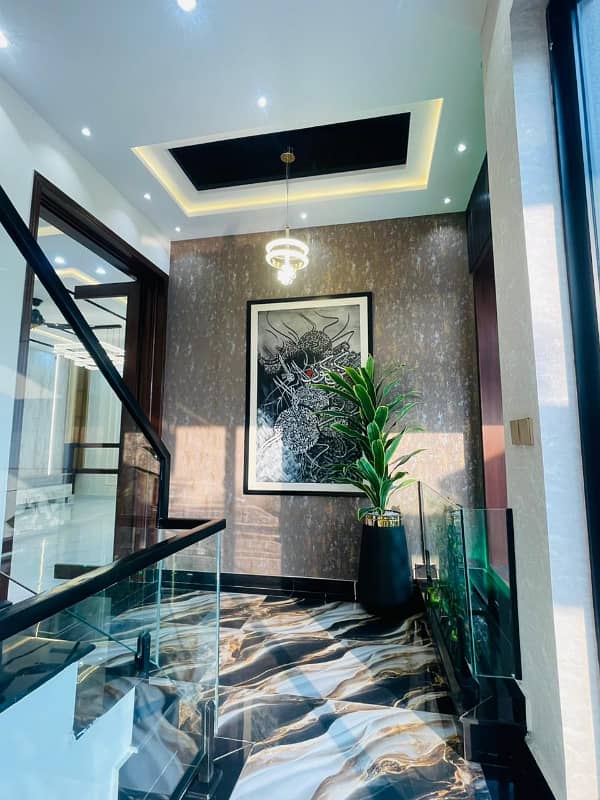 Modern design, full of luxury and style, 9.33 M House for sale

                                                            alt=