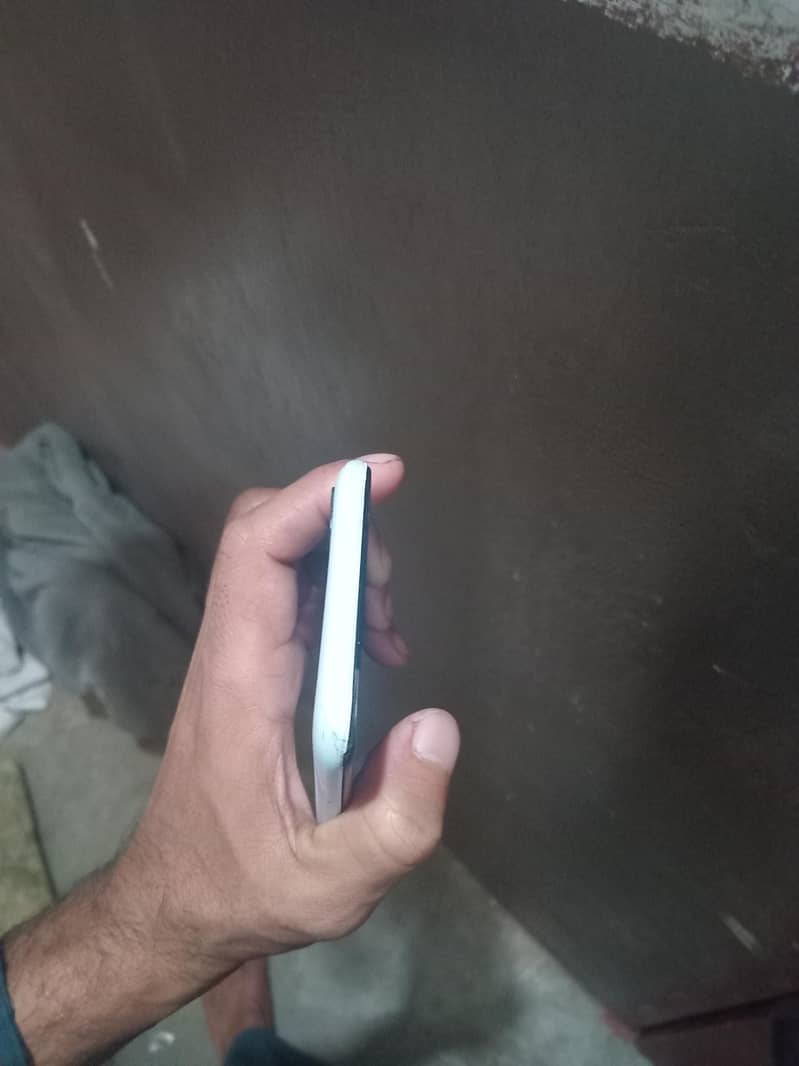 infinix smart 4 2 32

                                                            alt=