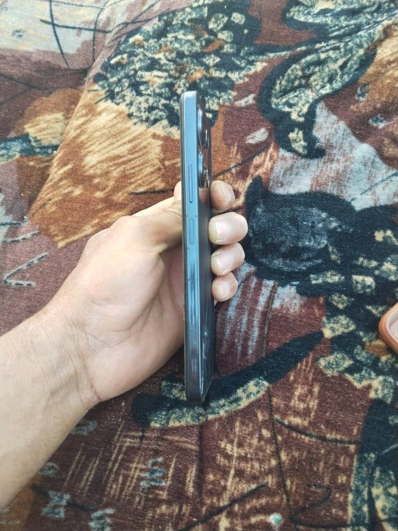 Infinix Note 30 /8 256

                                                            alt=