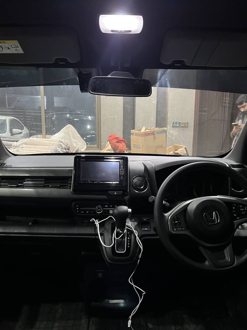 Honda n wgn custom

                                                            alt=