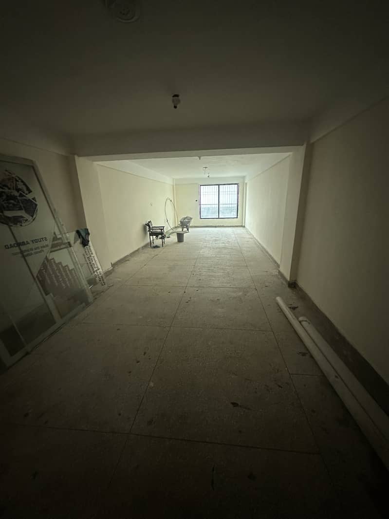 Office for rent 1st floor al babar center

                                                            alt=