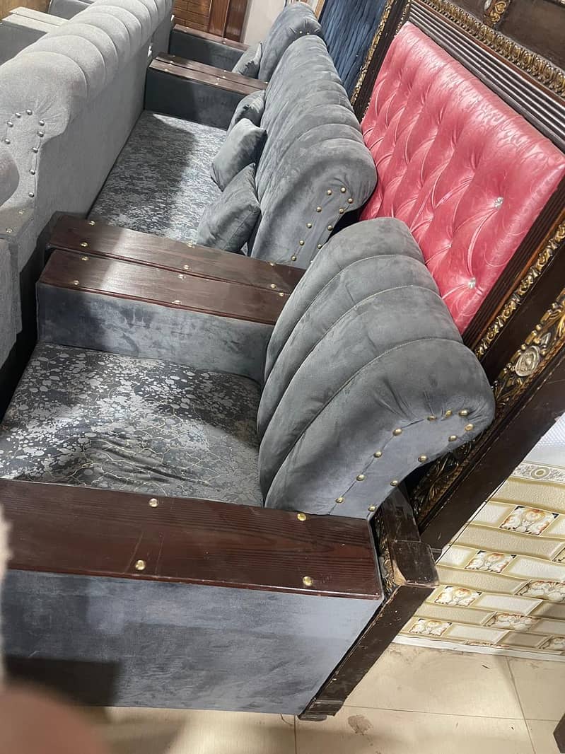 secod hand furniture/old sofa/ old bed

                                                            alt=