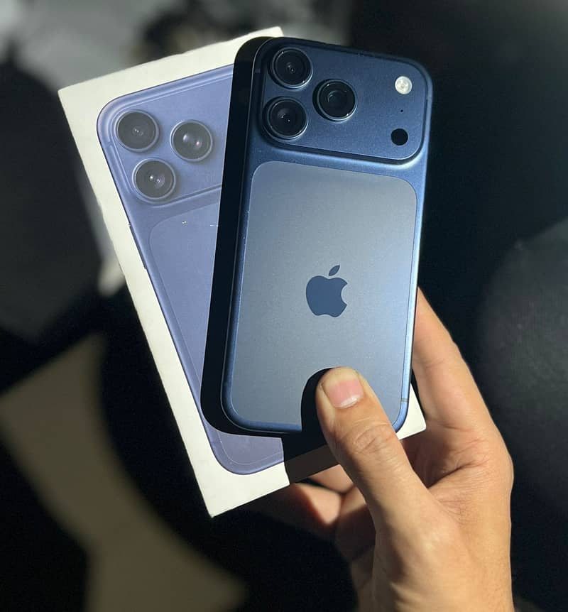 Iphone 17 pro , 512 Gb  factory unlock non pta

                                                            alt=