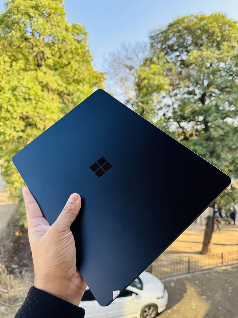 Microsoft surface laptop 3

                                                            alt=