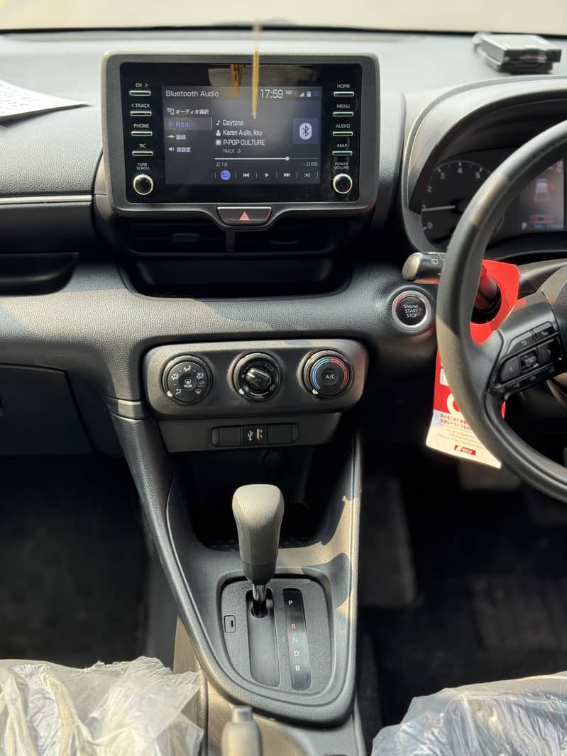 Toyota YARIS X 2022/2025

                                                            alt=