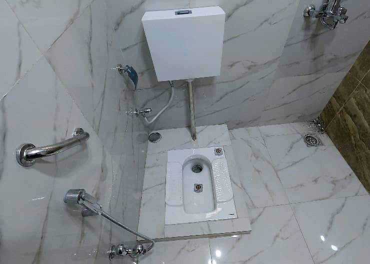 5 Marla Platinum Block House available For rent

                                                            alt=