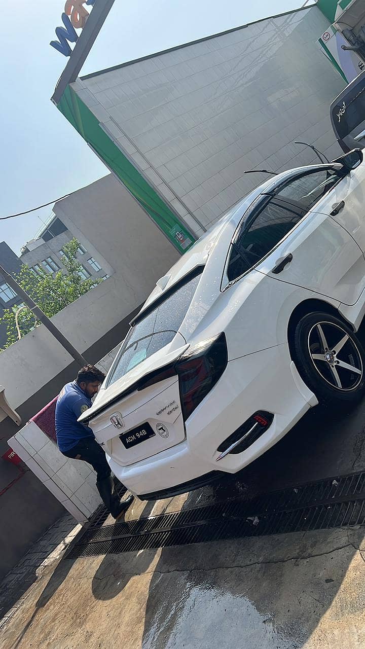 Rent A Car , mercedes, Audi , V8 , Yaris , land cruiser , one way drop

                                                            alt=