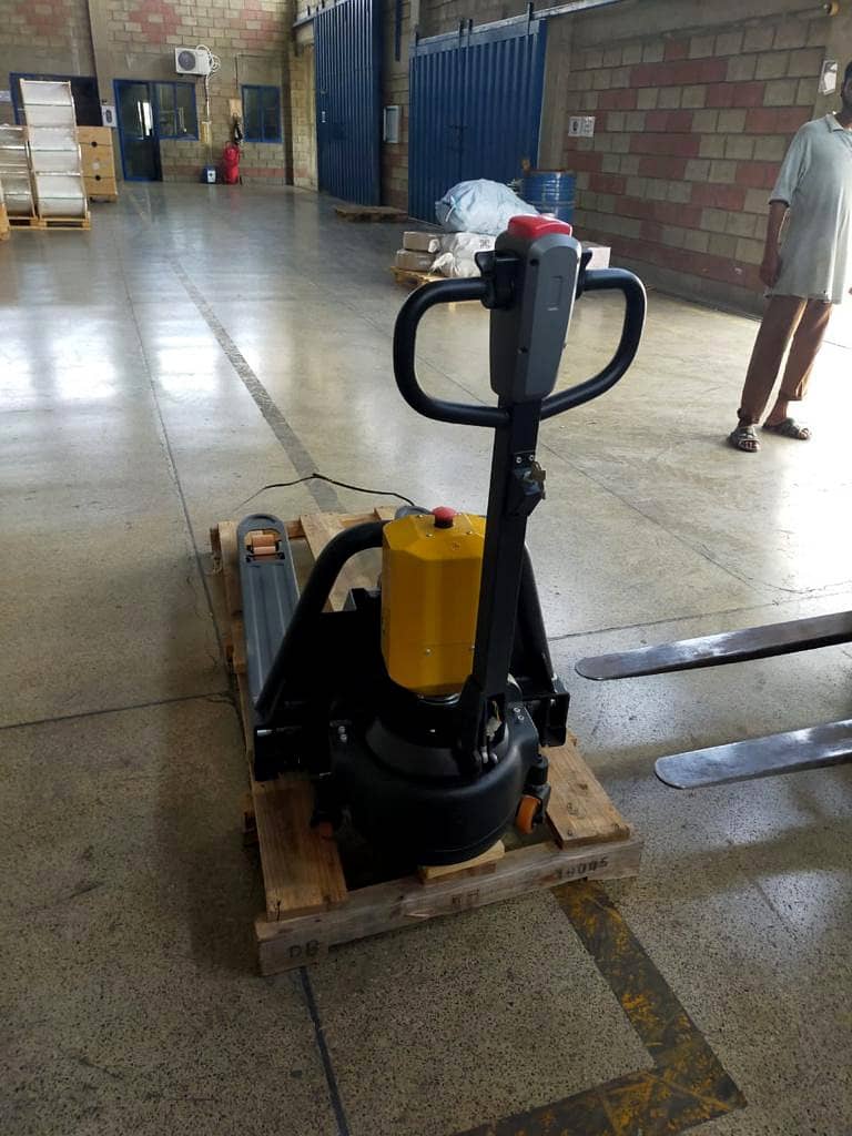 hand pallet truck made in turkey, lifters, stackers, hand lifter jack

                                                            alt=