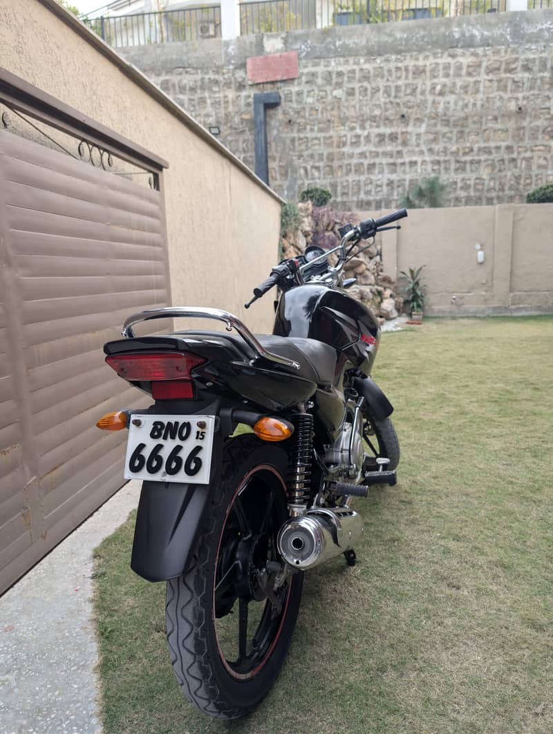 YAMAHA YBR 125 G  | Model 2015 | Contact Number 0304 - 5527577

                                                            alt=