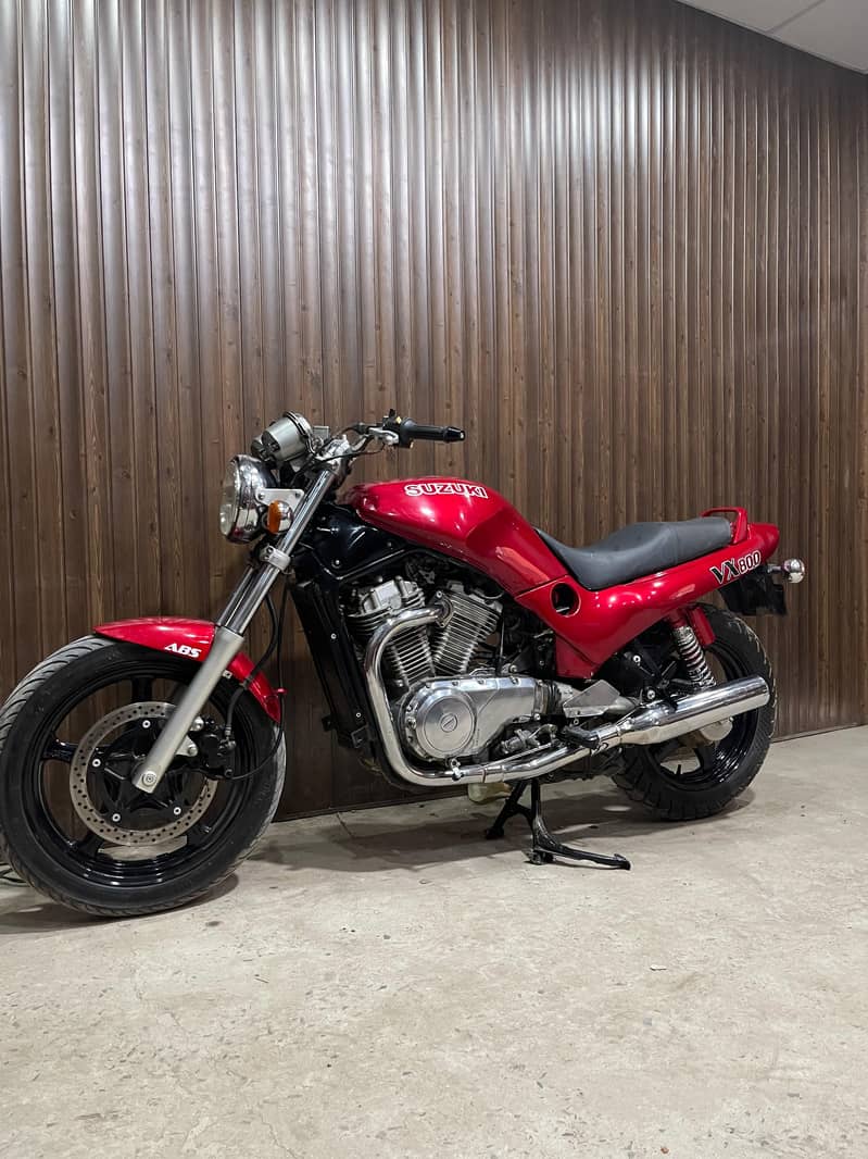 Suzuki Heavy Bike japanese VS800 cc

                                                            alt=