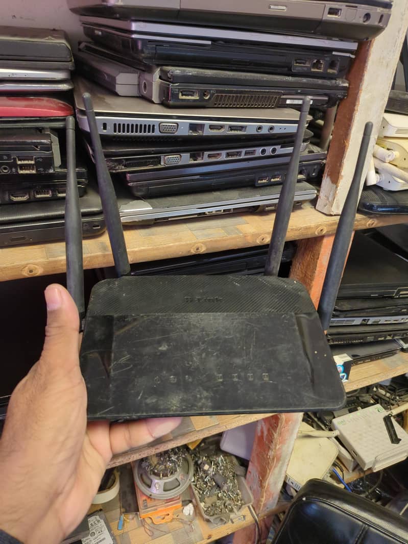 used internet routers, wifi repeater, networking solutions

                                                            alt=