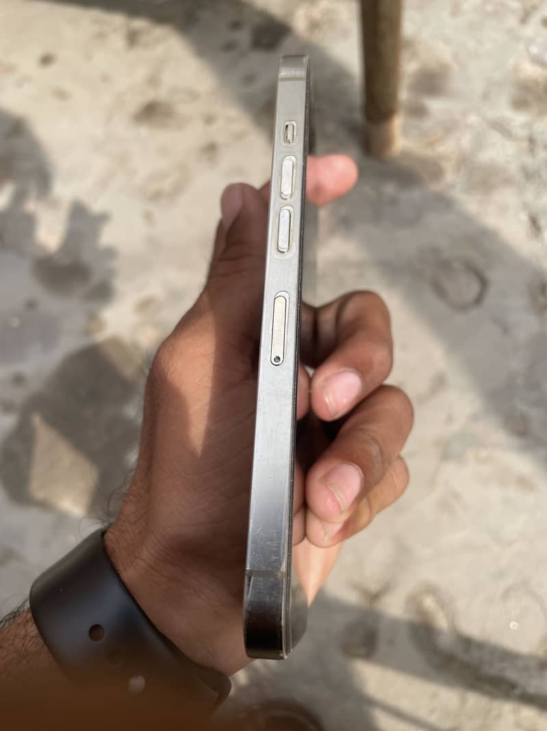 iPhone 13 Pro factory unlock

                                                            alt=