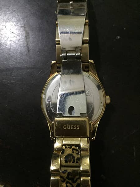 guess watch

                                                            alt=