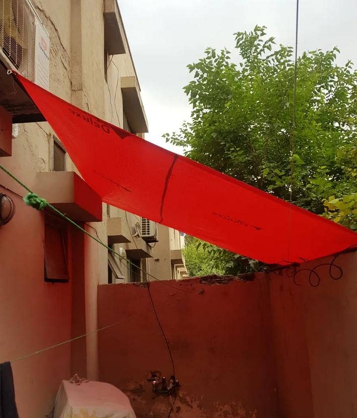 Flood Relief Tent/Waterproof Tarpal *12×15* Champing and Outdoor

                                                            alt=