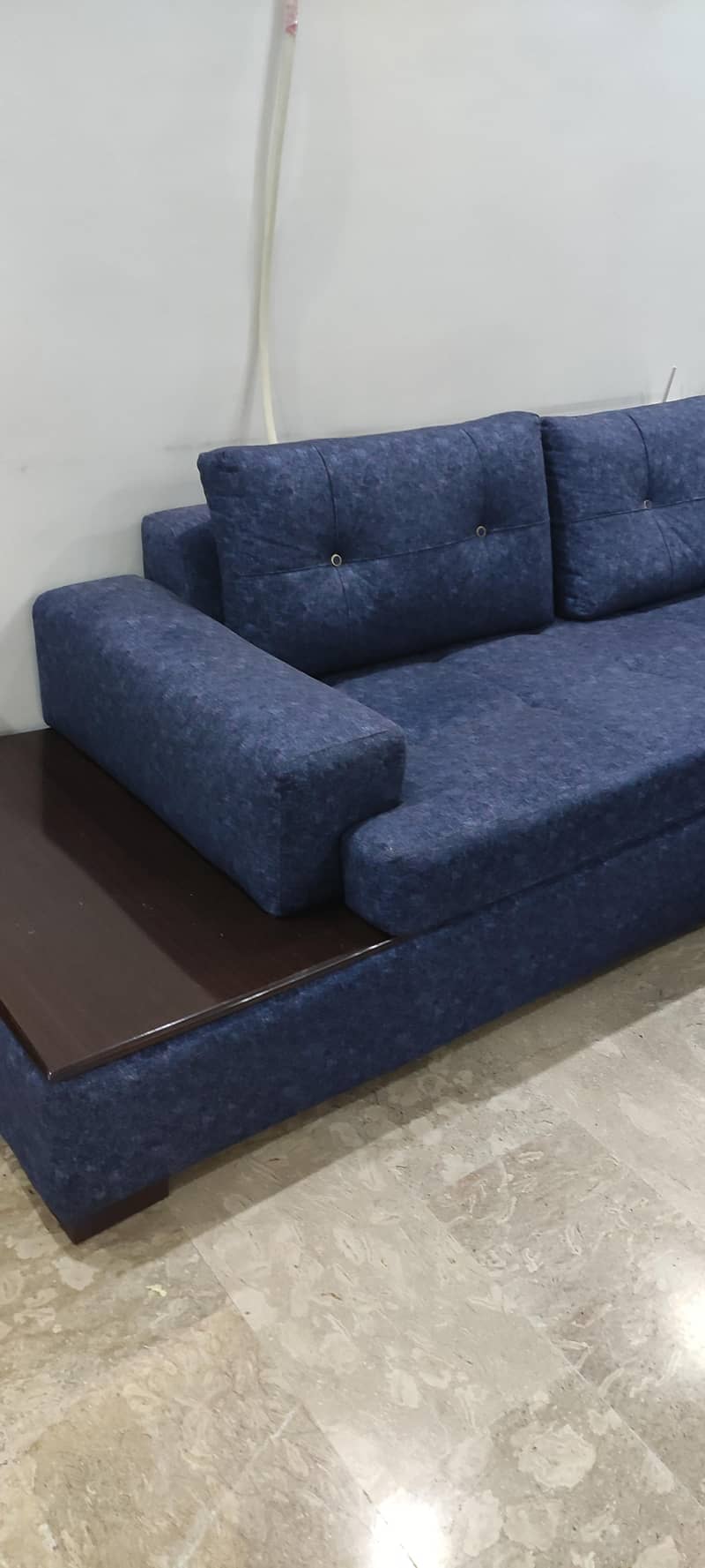 sofa n dinning

                                                            alt=