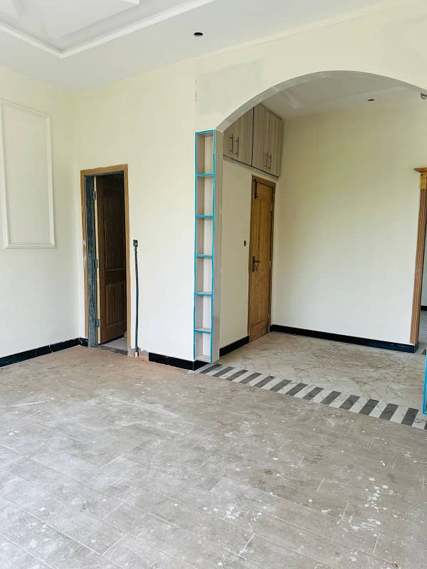 3 Bed Room Family Appartment For Sale in Gulraiz near Bahria Town

                                                            alt=