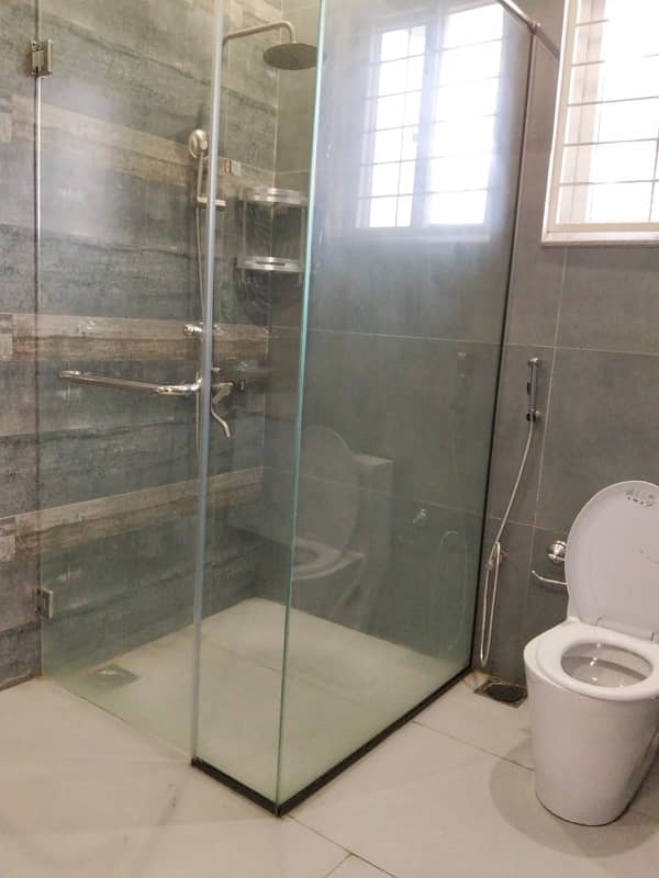 Beautiful Location 10 Marla House For Sale

                                                            alt=